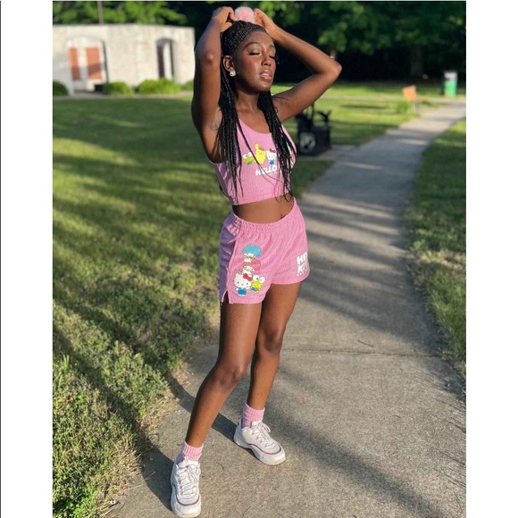 Hello kitty cropped pink tank top new - Picture 4 of 5